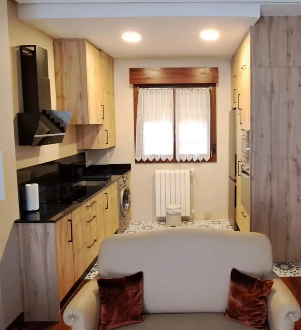 Küche von Wohnung zur Miete in Gijón  mit Heizung, Parkett und Möbliert