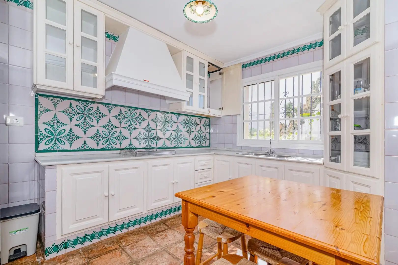 Cocina de Casa o chalet en venta en Motril con Jardín privado, Terraza y Piscina