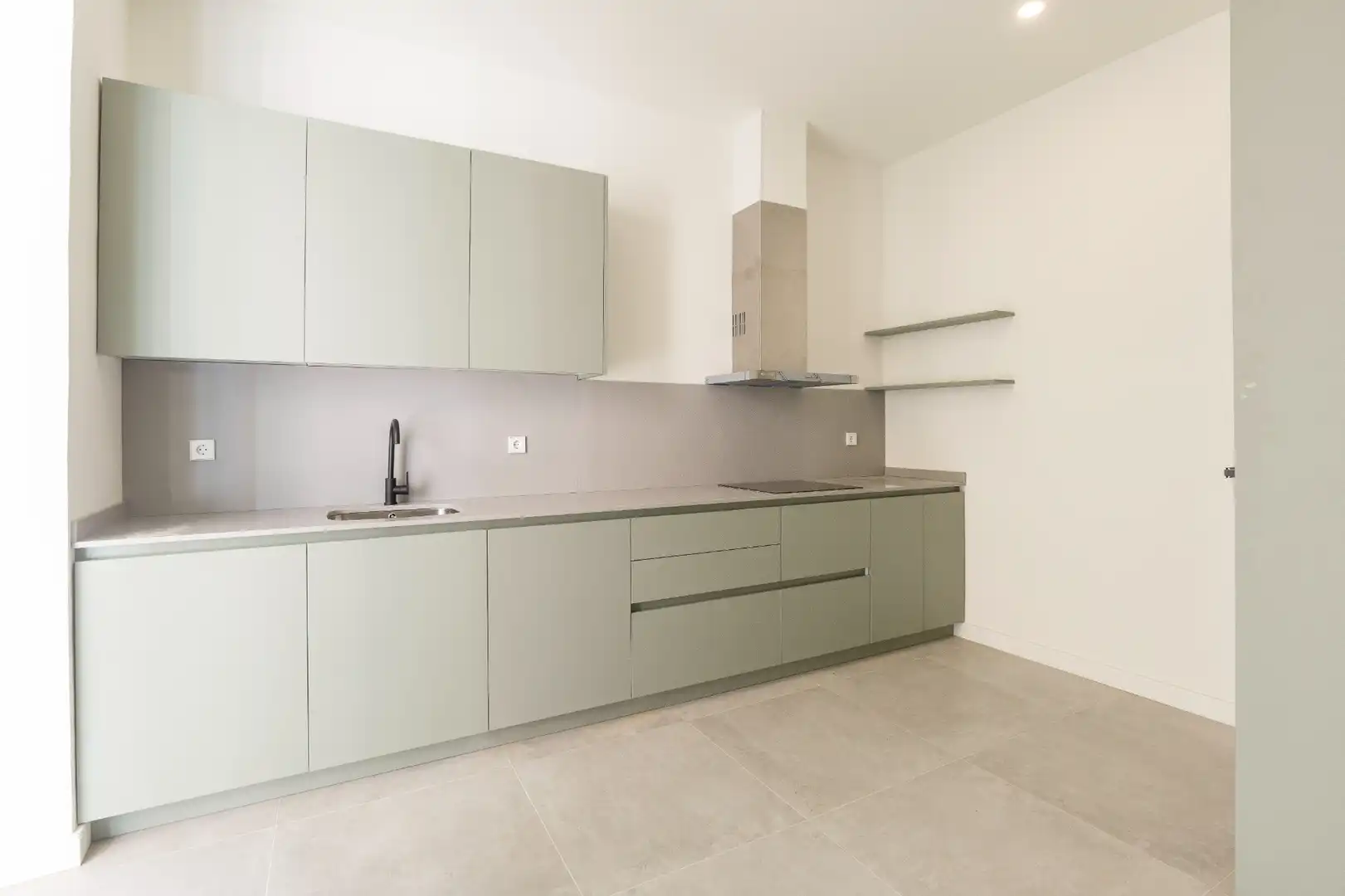 Cuina de Pis en venda en Barcelona amb Aire condicionat, Calefacció i Parquet