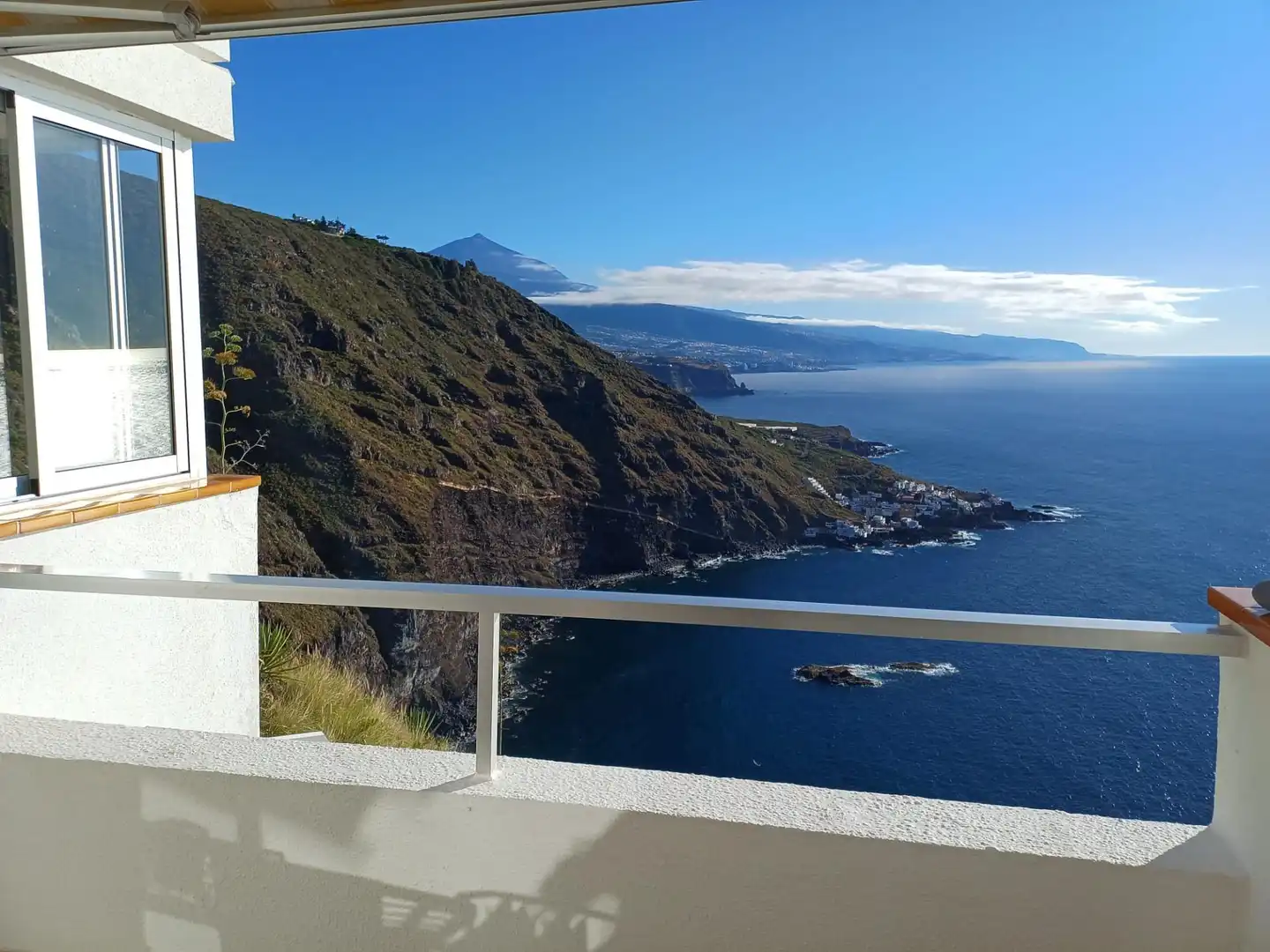 Vista exterior de Apartament en venda en La Matanza de Acentejo amb Moblat, Balcó i Piscina comunitària