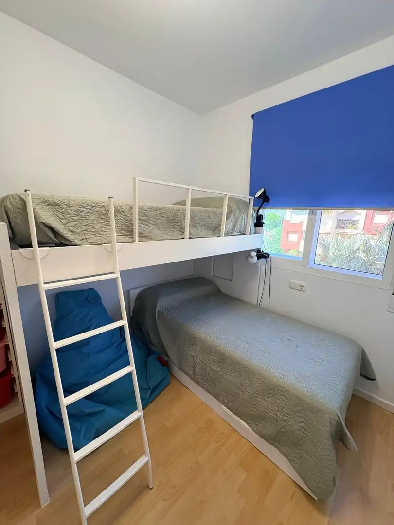 Habitación de Piso de alquiler en Motril con Jardín privado, Terraza y Amueblado