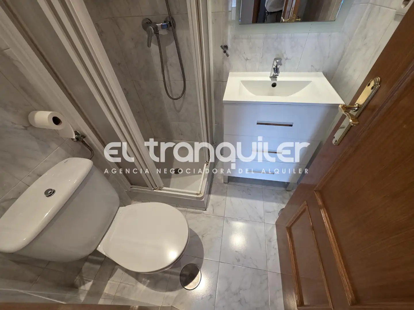 Bany de Pis de lloguer en Madrid amb Aire condicionat, Parquet i Piscina