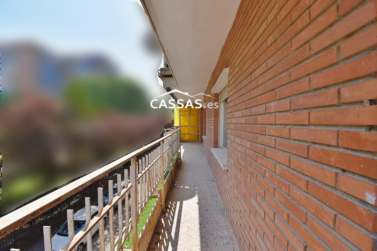 Vista exterior de Piso en venta en Torrejón de Ardoz con Calefacción y Piscina comunitaria