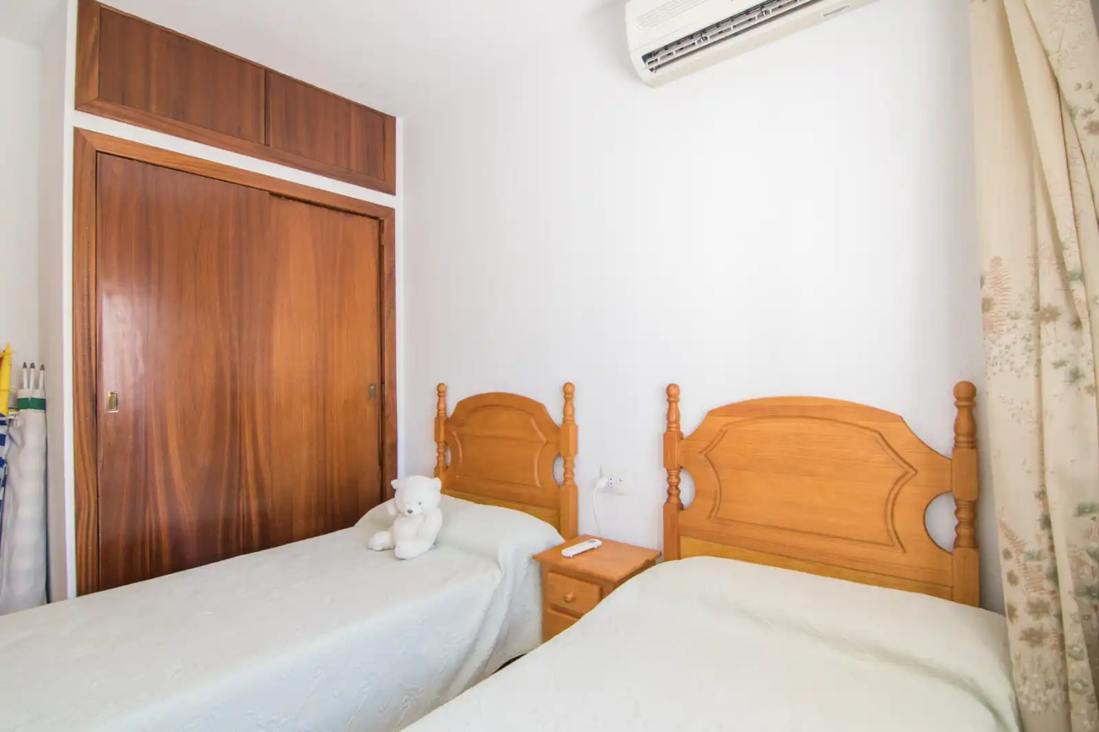 Dormitori de Apartament de lloguer en Gandia amb Aire condicionat, Terrassa i Moblat