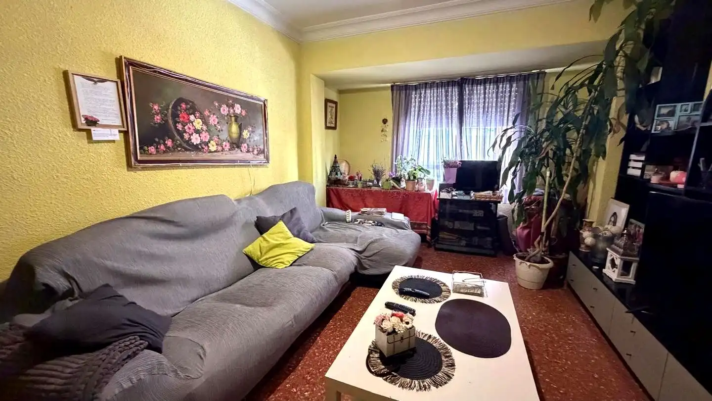 Sala de estar de Piso en venta en  Logroño con Calefacción, Terraza y Amueblado