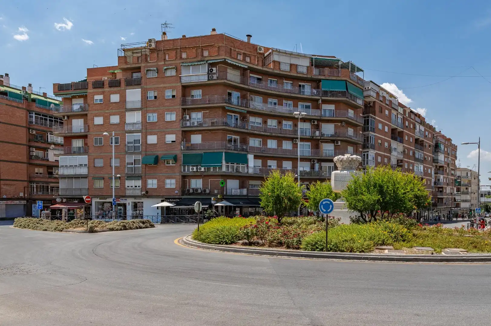 Vista exterior de Ático en venta en Granada con Aire acondicionado, Calefacción y Terraza