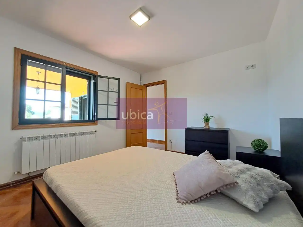 Schlafzimmer von Haus oder Chalet zum Verkauf in Tui mit Heizung, Privatgarten und Terrasse