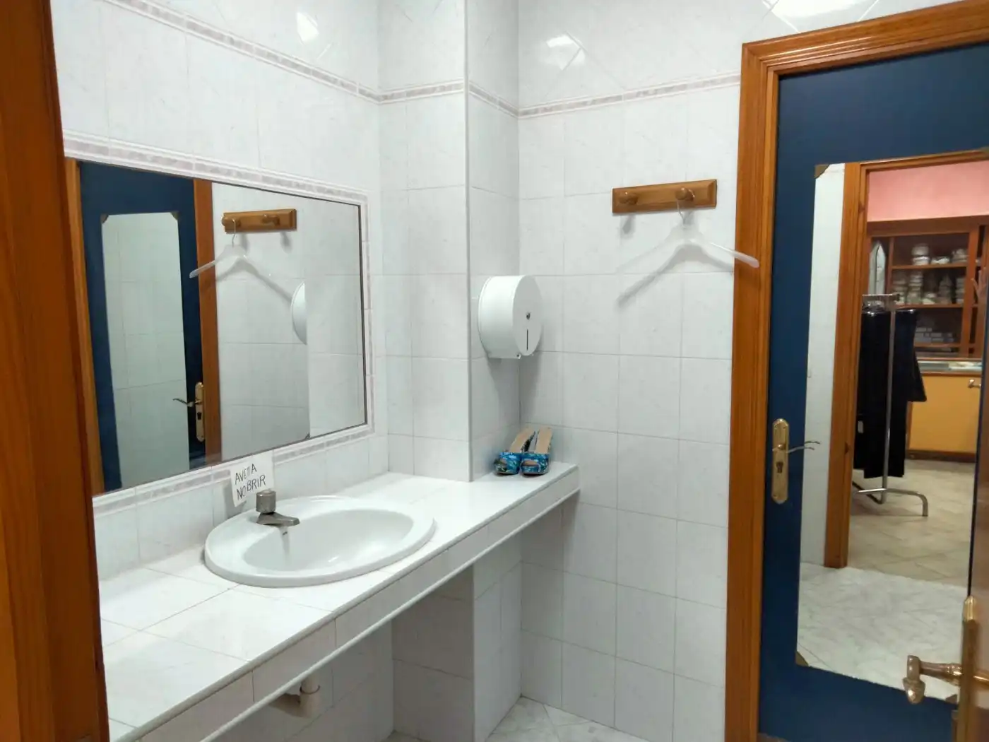Bathroom of Commercial properties for rent in Medina Sidonia