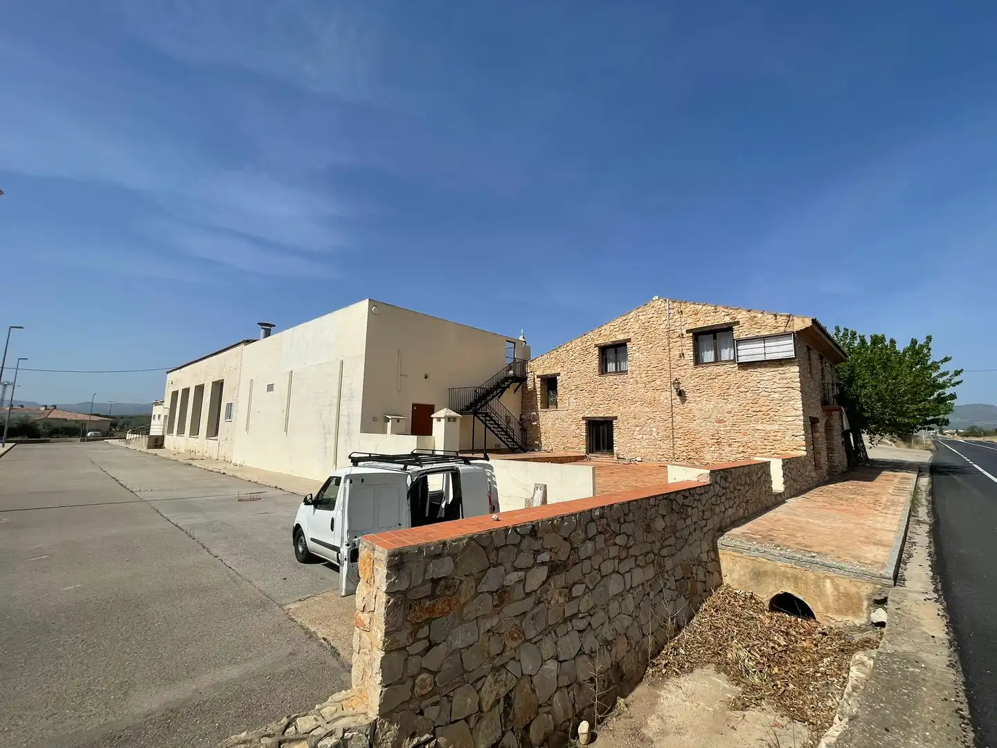 Vista exterior de Local en venda en Vall d'Alba