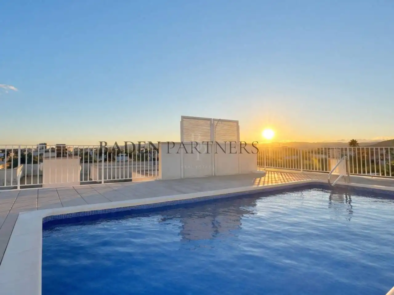 Piscina de Pis en venda en Vinaròs amb Aire condicionat, Calefacció i Terrassa