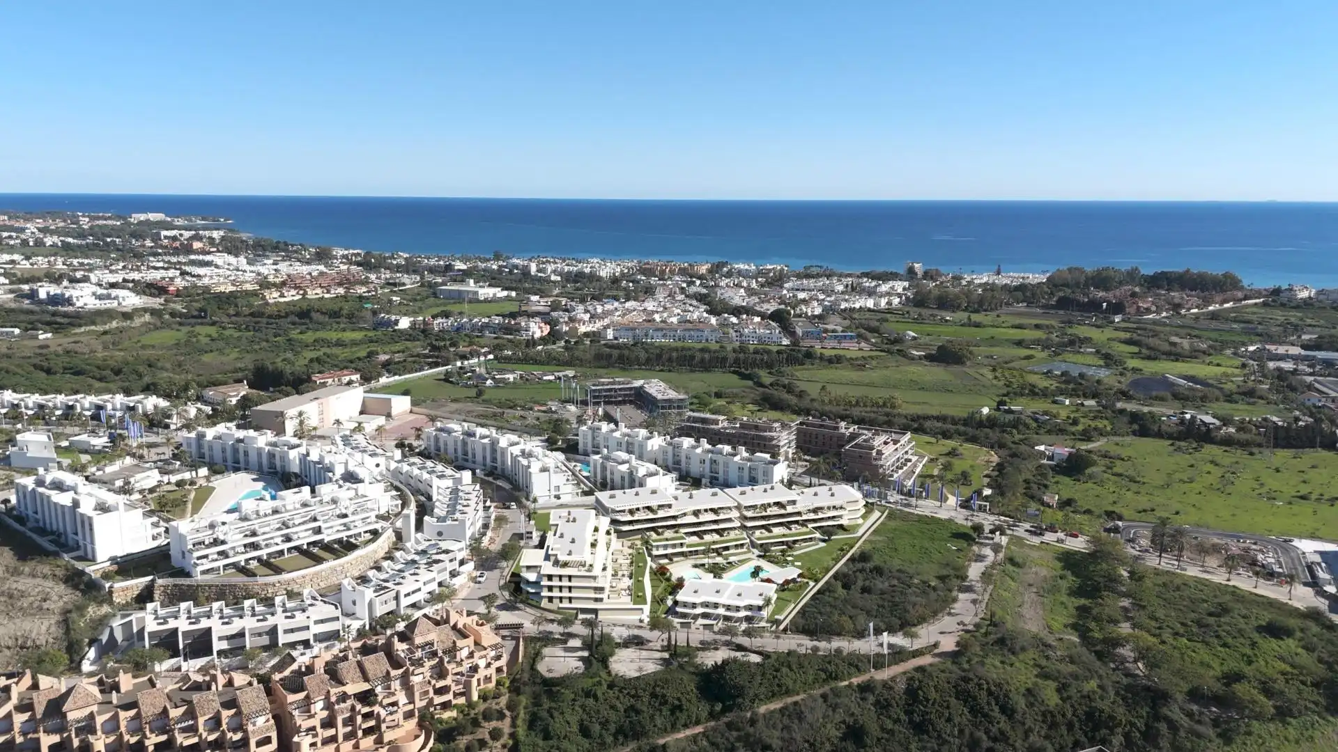 Vista exterior de Planta baixa en venda en Estepona amb Aire condicionat, Calefacció i Jardí privat