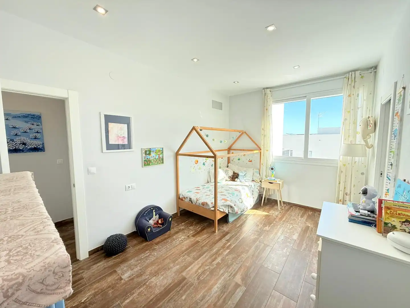 Dormitori de Casa o xalet en venda en Vélez-Málaga amb Aire condicionat, Jardí privat i Traster