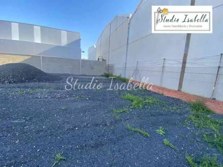 Terreno industrial de alquiler en Calle Río Valdecarza, Santa María de Benquerencia