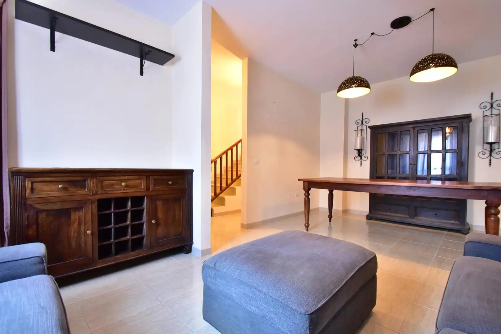 Sala de estar de Casa adosada de alquiler en San Cristóbal de la Laguna con Aire acondicionado, Calefacción y Jardín privado