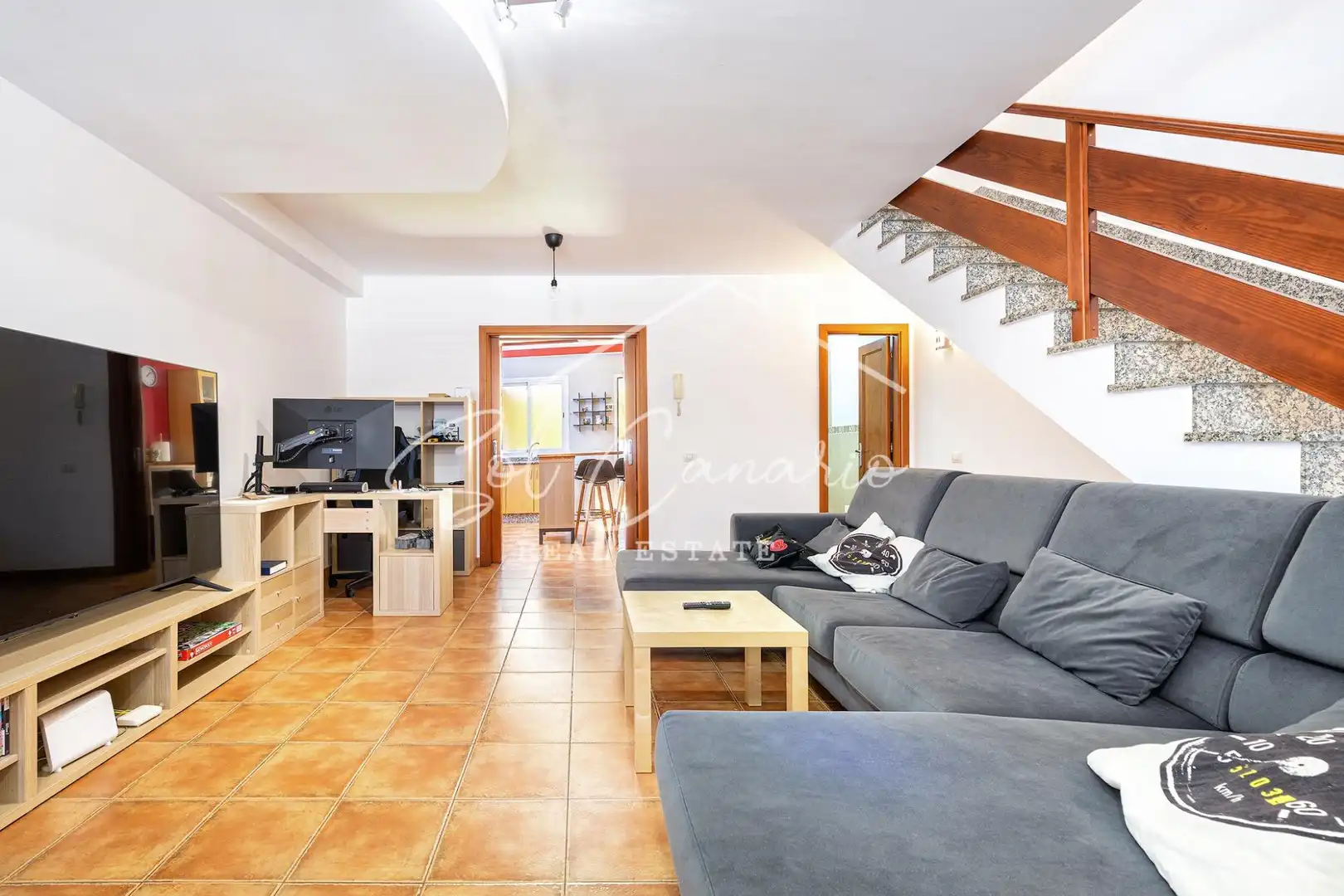 Sala d'estar de Casa adosada en venda en Santa Lucía de Tirajana amb Aire condicionat, Terrassa i Balcó