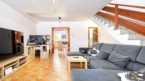 Foto 4 de Casa adosada en venda a Vecindario - El Doctoral - Cruce de Sardina, Santa Lucía de Tirajana