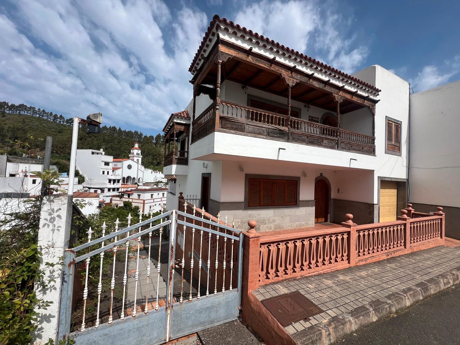 Vista exterior de Casa o xalet en venda en Moya (Las Palmas) amb Jardí privat, Terrassa i Traster