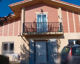 Vista exterior de Casa o xalet en venda en Zigoitia amb Calefacció, Terrassa i Moblat