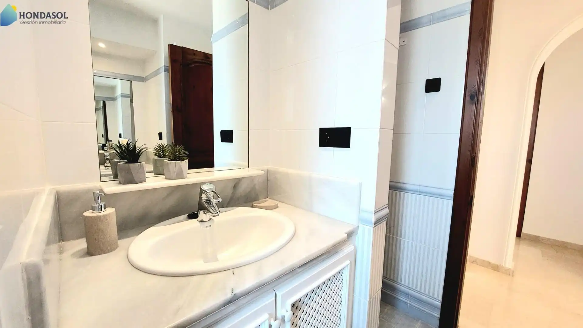 Bany de Casa o xalet en venda en Cartagena amb Aire condicionat, Jardí privat i Terrassa