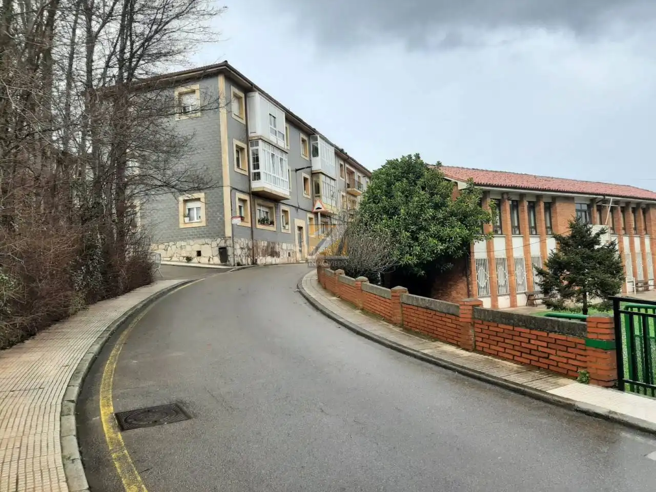 Vista exterior de Pis en venda en Gijón  amb Balcó