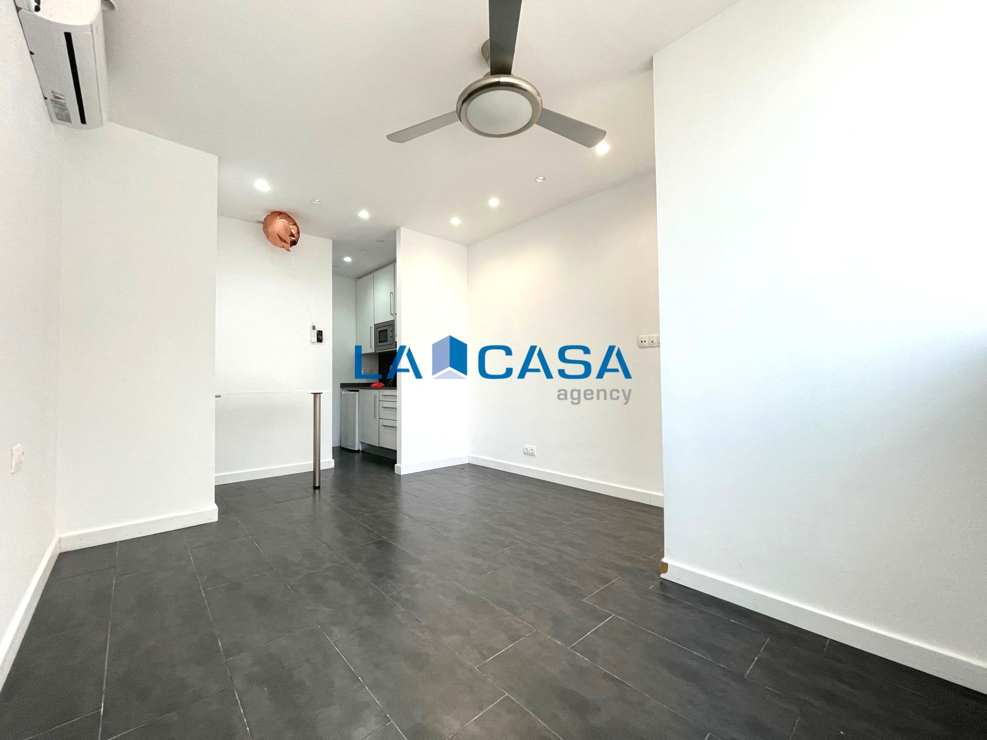Premises for sale in  Barcelona Capital  with Air Conditioner
