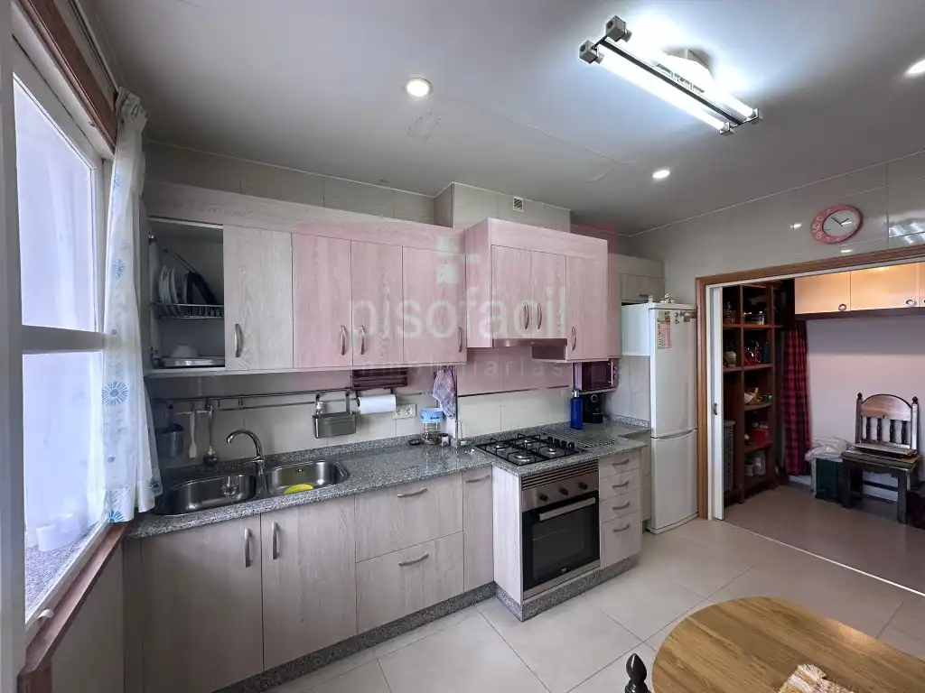 Kitchen of Flat for sale in Lugo