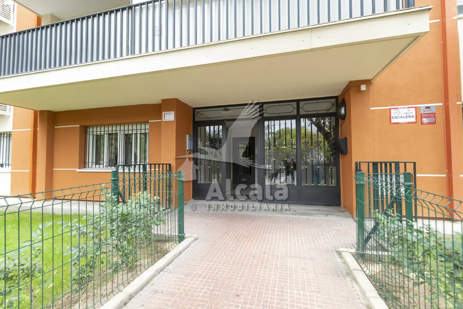 Exterior view of Flat for sale in Venecia - Nueva Alcalá