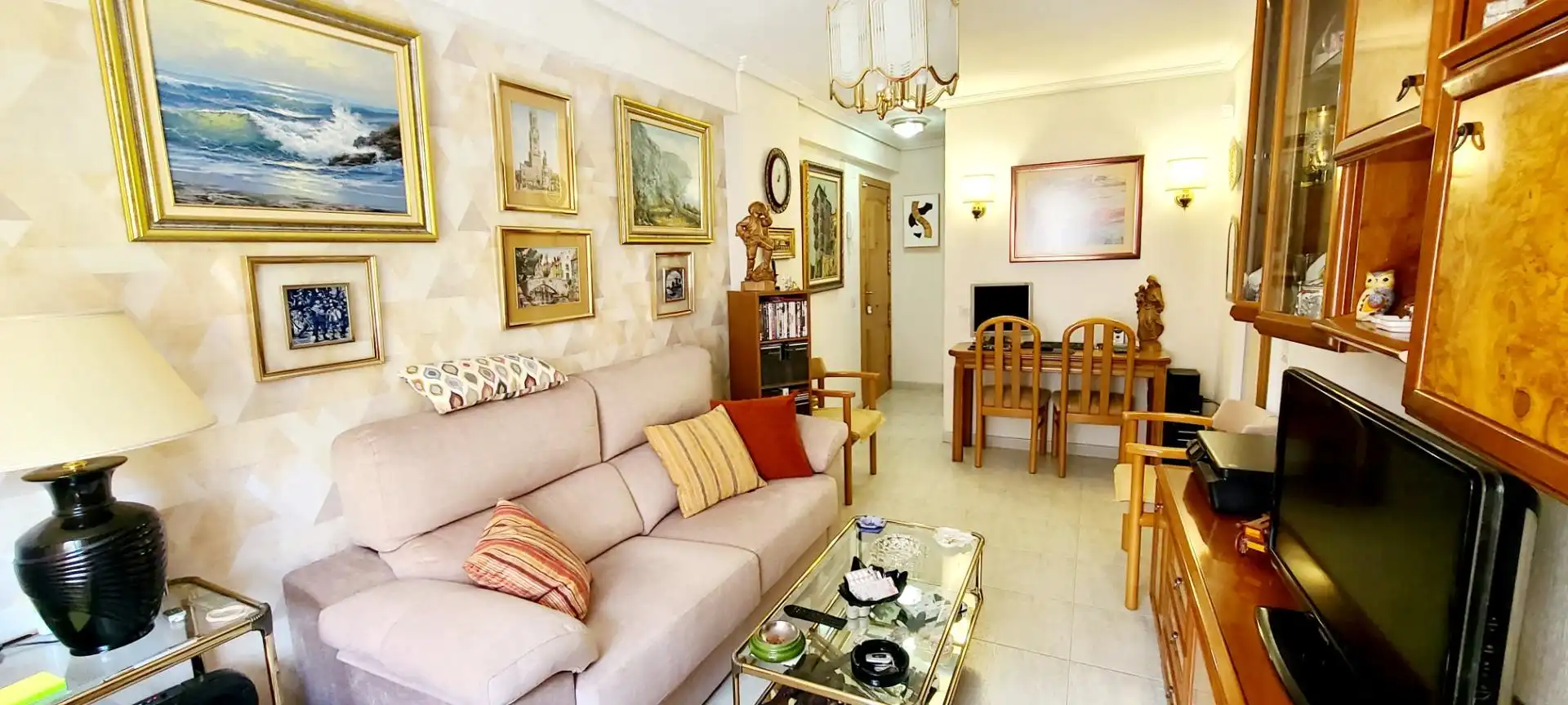 Sala d'estar de Apartament en venda en Madrid amb Calefacció