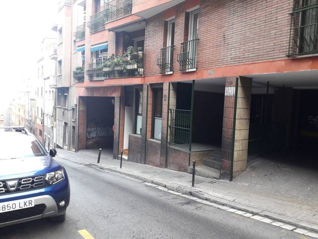 Garaje en Alquiler en Carrer de la Conca de Tremp en El Carmel