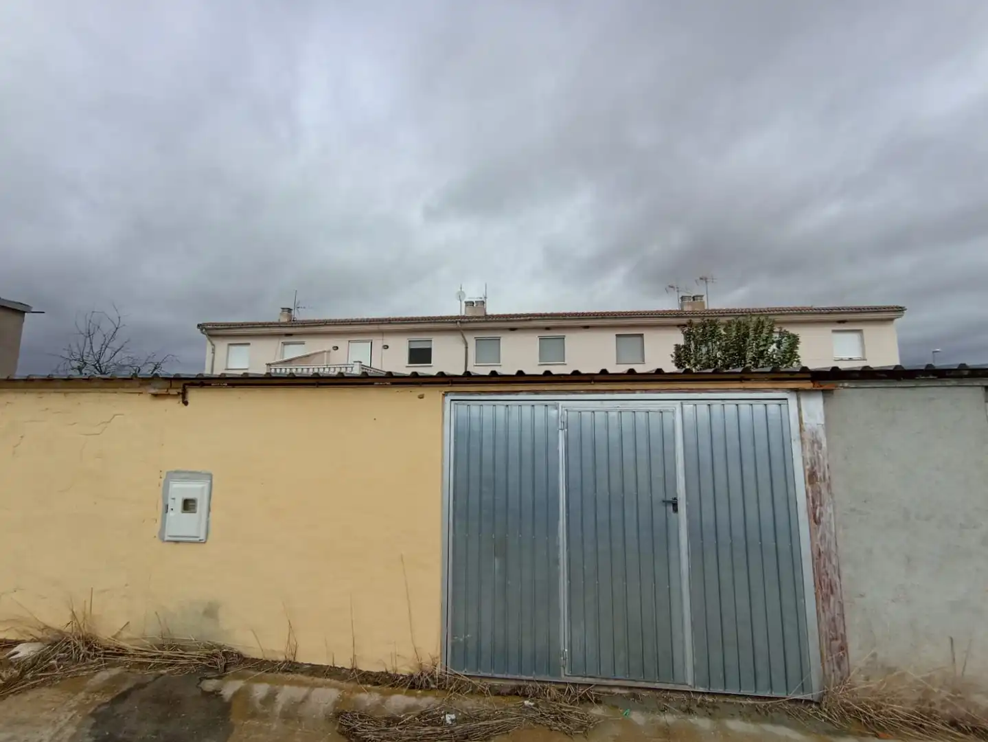 Vista exterior de Casa adosada en venta en Pozaldez