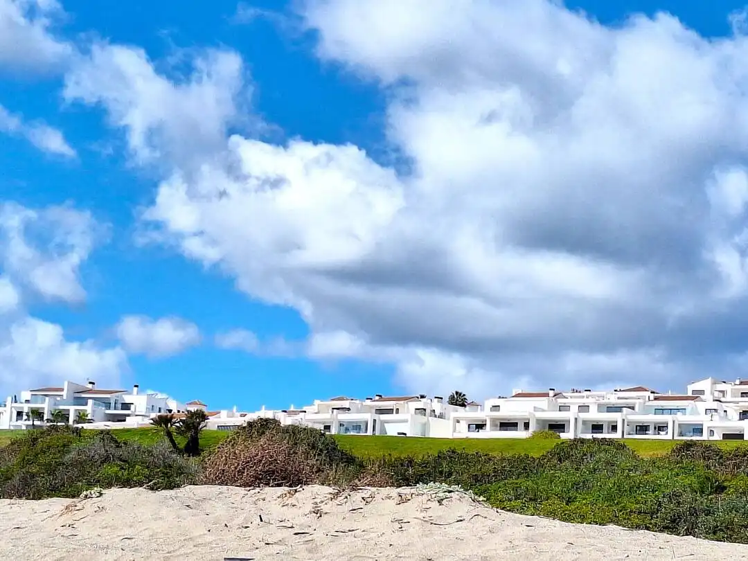 Vista exterior de Ático en venta en La Alcaidesa con Aire acondicionado, Calefacción y Jardín privado