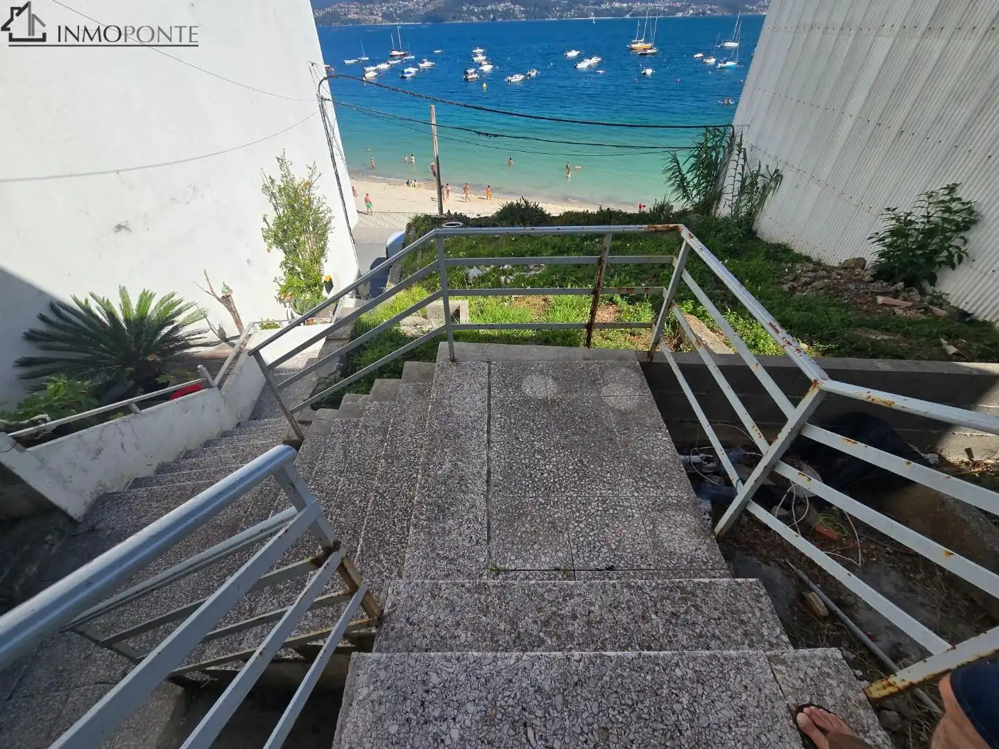 Vista exterior de Casa o xalet en venda en Poio amb Jardí privat