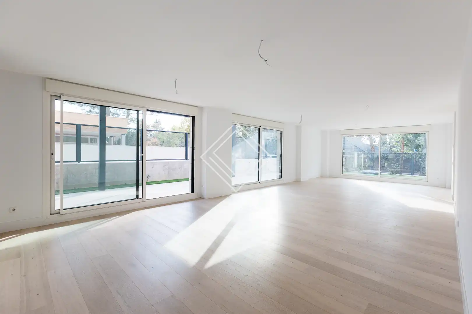 Vista exterior de Dúplex en venta en Madrid con Aire acondicionado, Terraza y Trastero