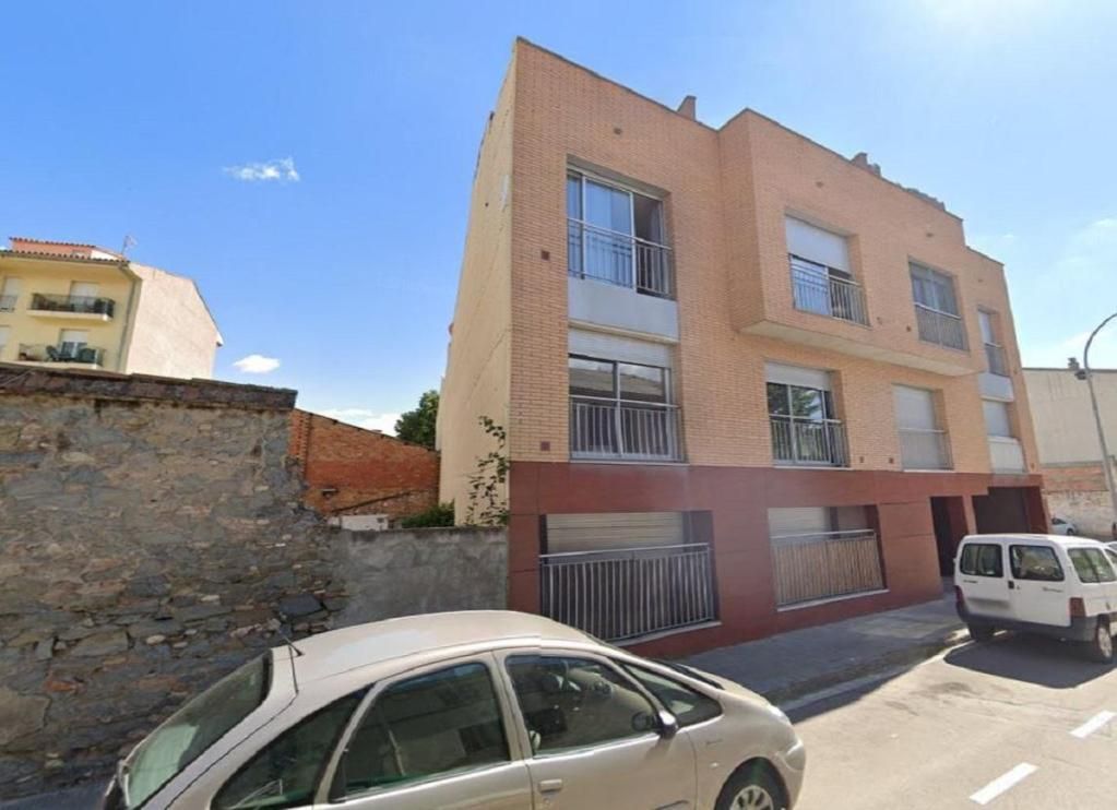 Exterior view of Garage for sale in Manlleu