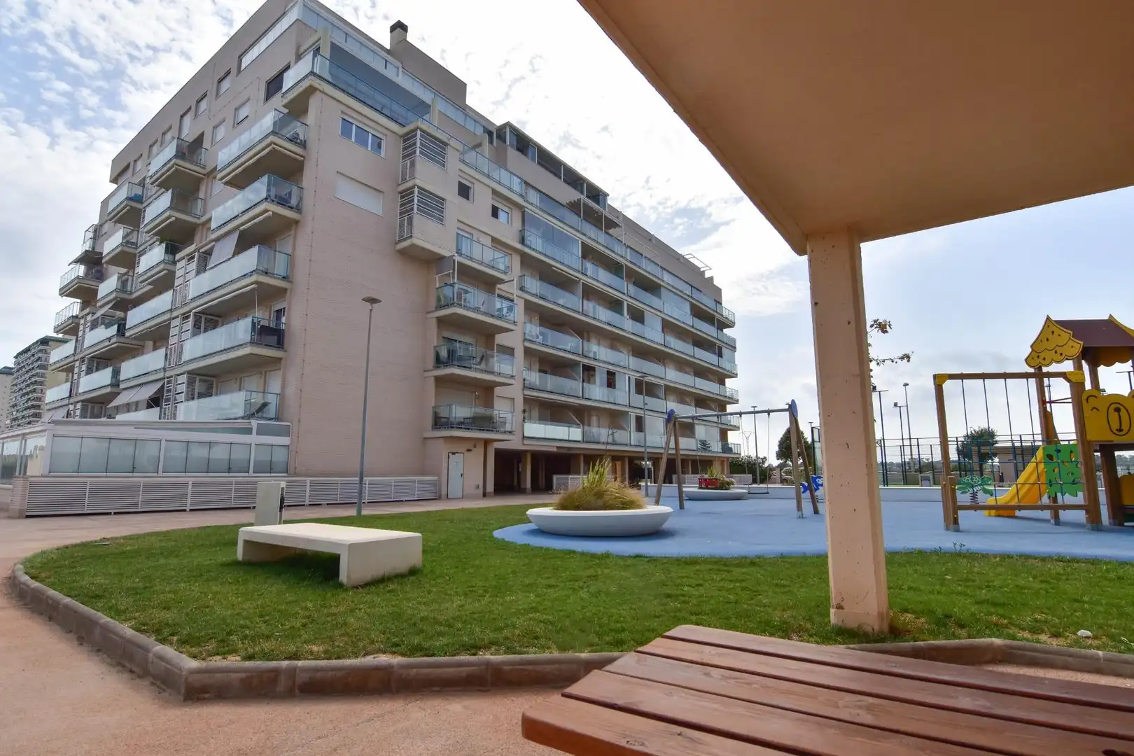 Vista exterior de Apartament de lloguer en El Puig de Santa Maria amb Aire condicionat, Calefacció i Terrassa
