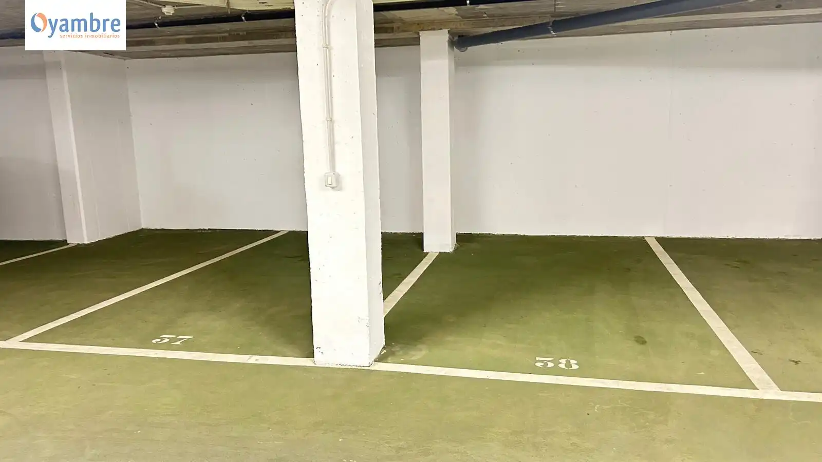Parkplatz von Garage zum Verkauf in Ampuero