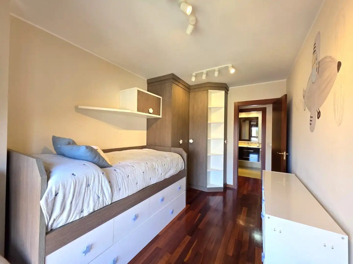 Habitación de Piso de alquiler en Siero con Calefacción, Parquet y Trastero