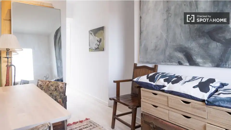 Bedroom of Flat for rent in Madrid  with Air Conditioner, Heating and Furnished