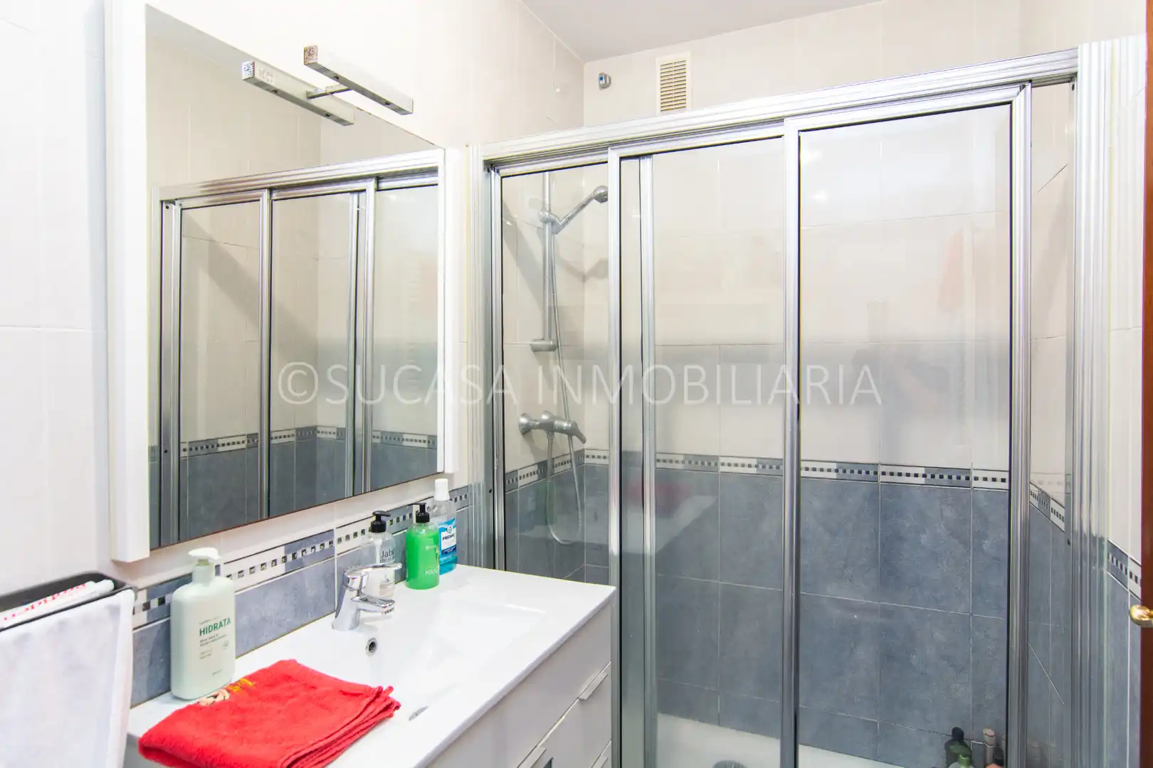 Bathroom of Detached homes for sale in Culleredo  with Air Conditioner, Heating and Parquet flooring