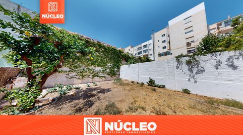 Espectacular bajo con jardin privado