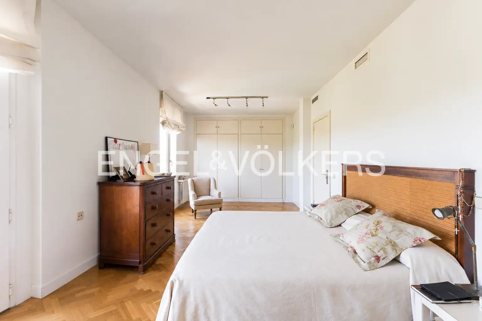 Bedroom of Detached homes for sale in Madrid  with Air Conditioner, Heating and Private garden