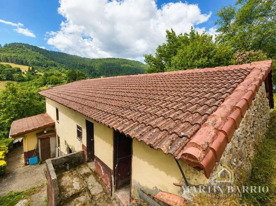 Vista exterior de Casa o xalet en venda en Galdames amb Jardí privat, Terrassa i Traster