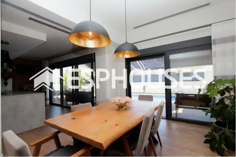 Comedor de Casa o chalet en venta en Daya Nueva con Aire acondicionado, Calefacción y Terraza