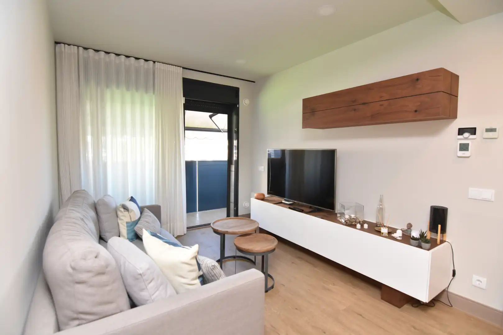 Wohnzimmer von Wohnung zum Verkauf in Pineda de Mar mit Klimaanlage, Heizung und Privatgarten