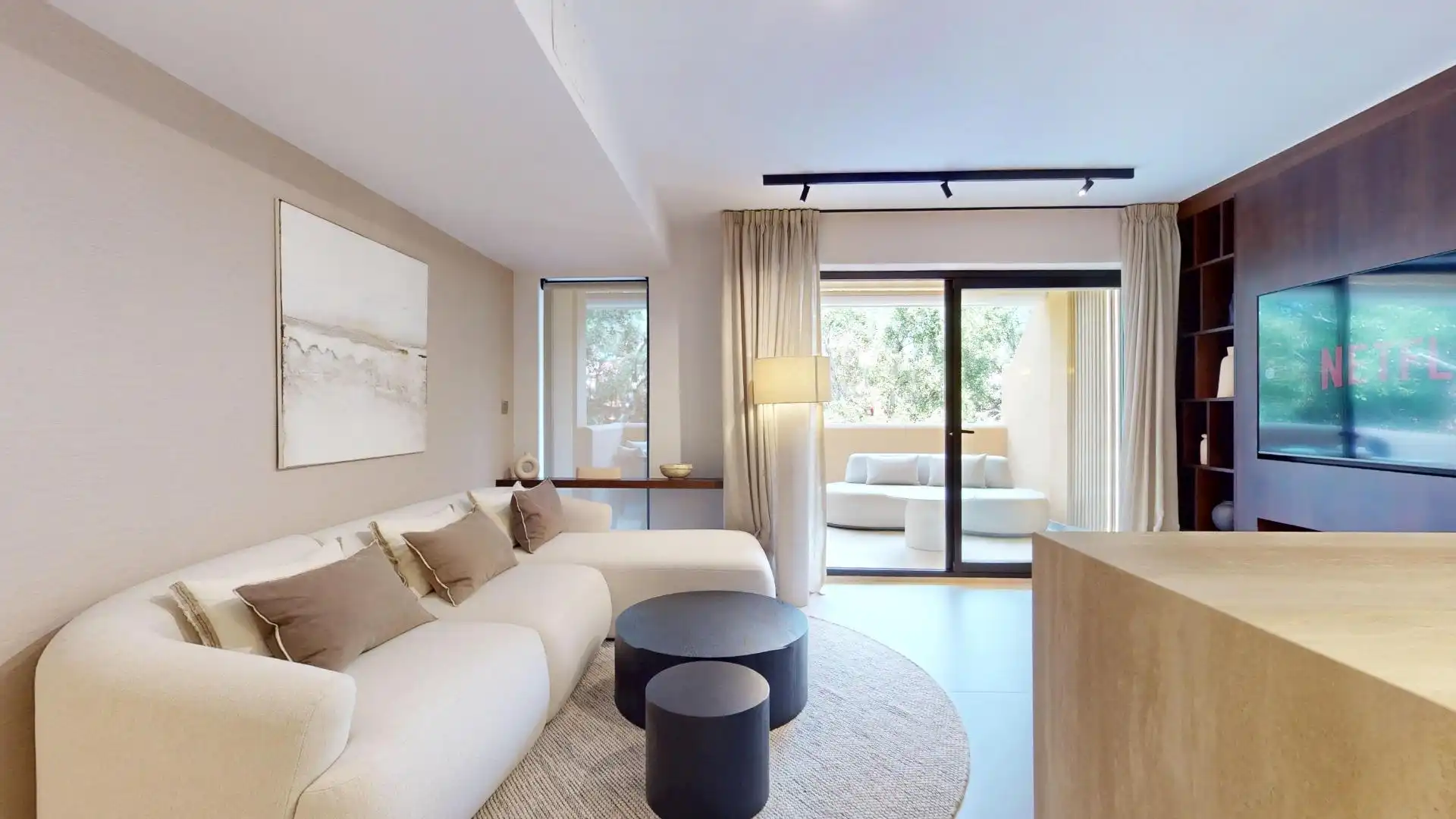 Sala d'estar de Pis en venda en Marbella amb Jardí privat, Terrassa i Balcó