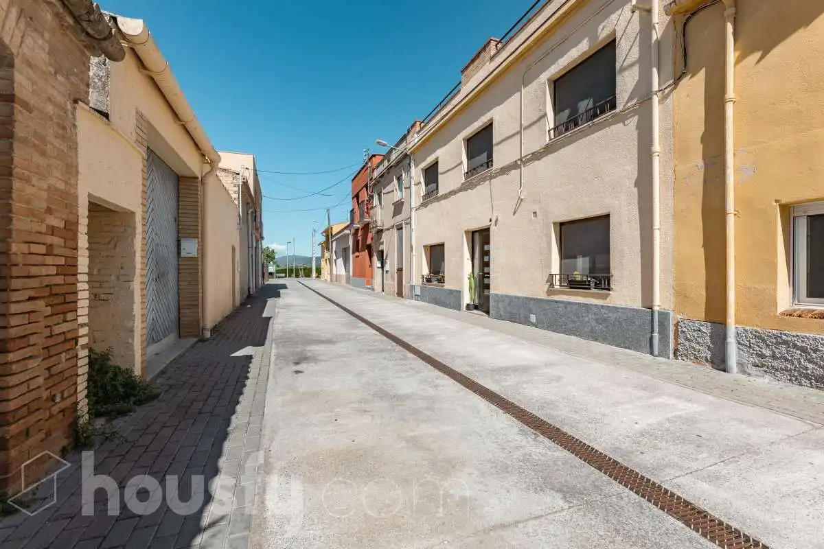 Vista exterior de Casa adosada en venta en Santa Margarida I Els Monjos con Trastero
