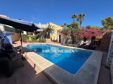 Villa mit Pool zur Miete in Cami Barranc del Devesa 20