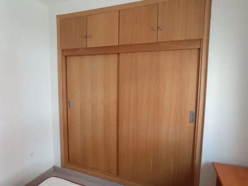 Dormitori de Pis de lloguer en Granada amb Terrassa