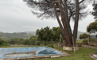 Piscina de Casa o xalet en venda en Navas del Rey amb Calefacció, Jardí privat i Terrassa