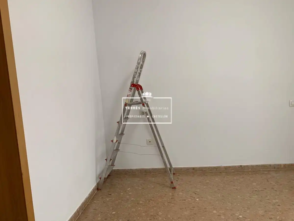 Jardín de Piso en venta en Castellón de la Plana / Castelló de la Plana con Terraza, Trastero y Balcón